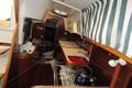 Beneteau Oceanis clipper 40 cc Vista general de la cocina y acceso cabina de popa