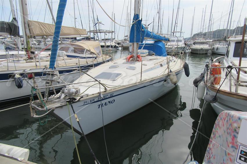 Hunter Marine 40