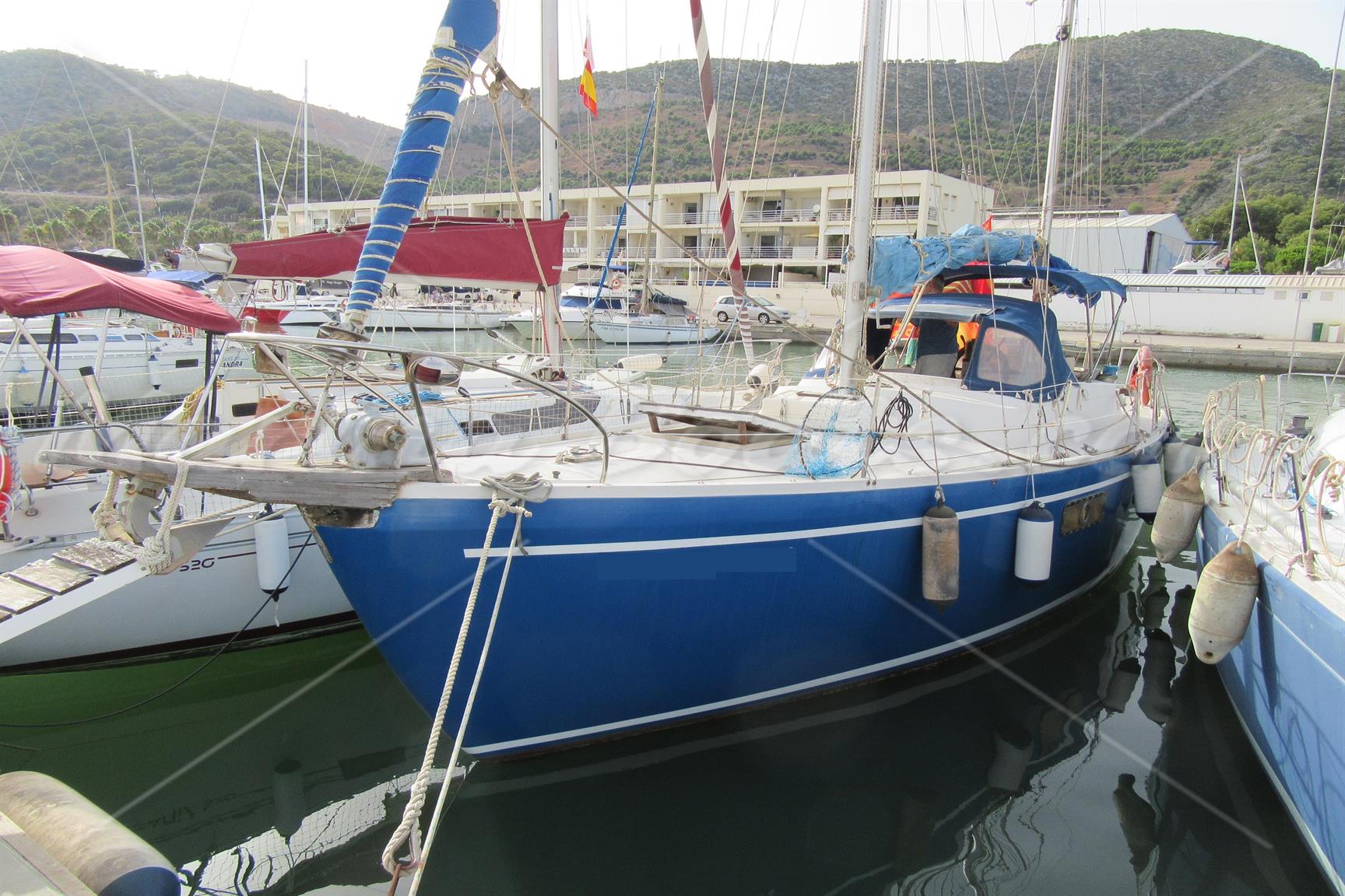 Coronado 35