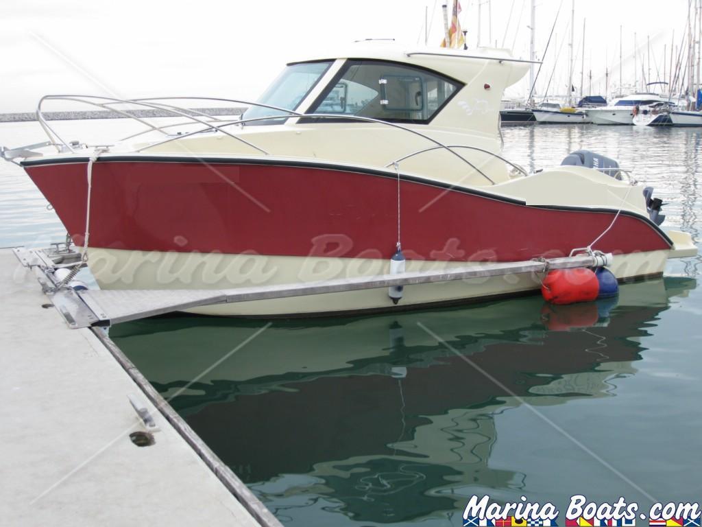 Casman 700 Cabin