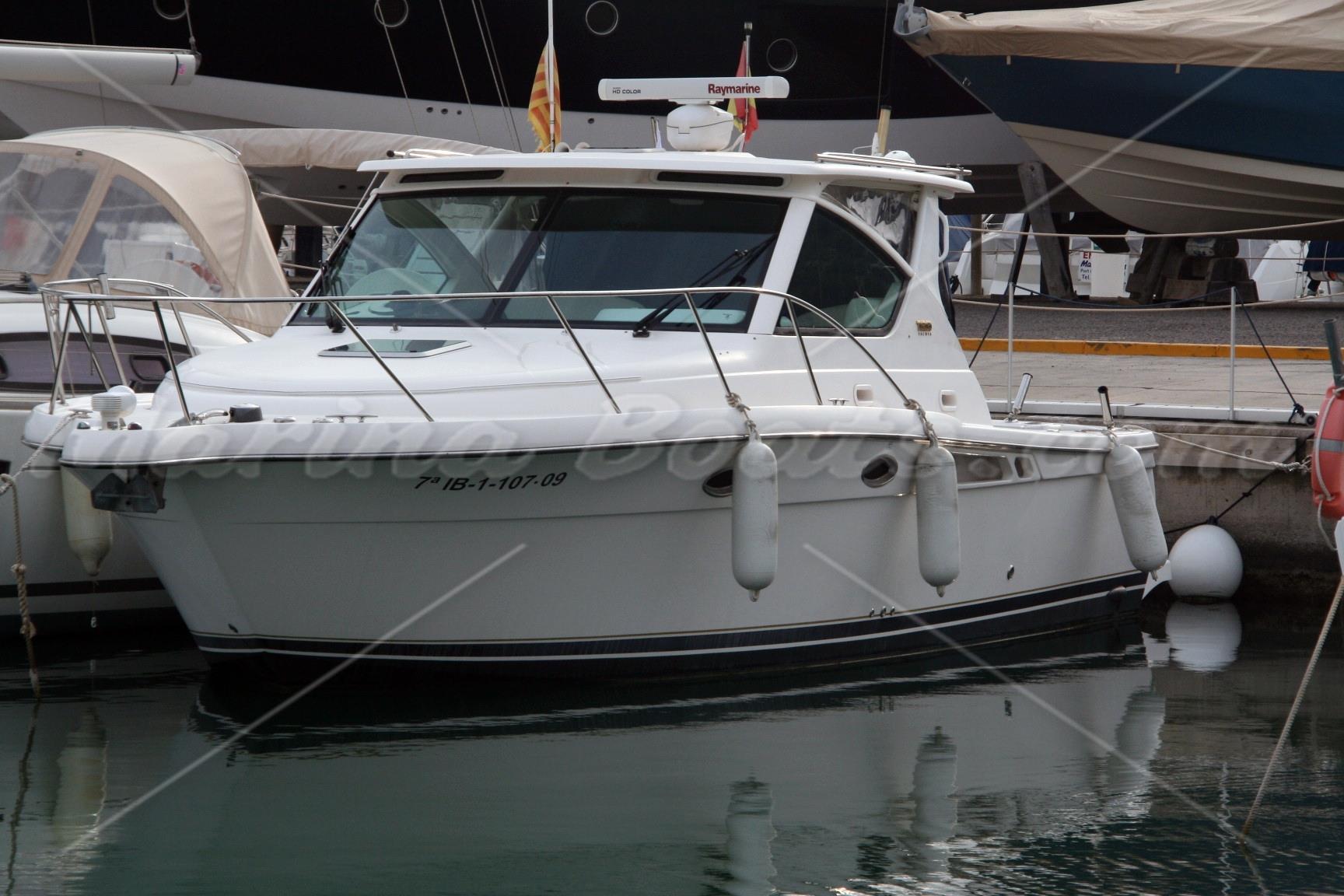 Tiara 3000 Open