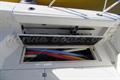Robalo R 305 Cofre de estiba lado de estribor