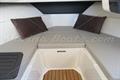 Quicksilver Captur 755 Pilothouse Cama doble en la V del barco