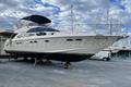 Dyna 48 Flybridge Vista general lado de estribor