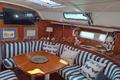 Beneteau Oceanis 411 Mesa comedor