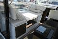 Beneteau Antares 9 Salon lado de babor