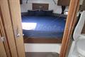 Beneteau Antares 9 Cabina de proa
