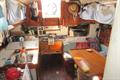 Cheoy Lee 36 Ft Ofshore Salon visto desde proa hacia popa