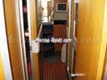 Princess 45 flybridge Princess 45 pasillo de proa a popa