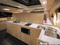 AB  AB Yachts 88 cocina