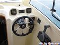 Casman 700 Cabin puesto de mandos