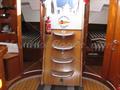 Beneteau 47.7 Escalera de entrada