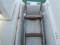 Beneteau Antares 9.80 Escalera de baño
