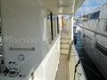 Eagle 53 Pilothouse pasos laterales