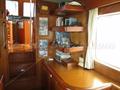 Eagle 53 Pilothouse vista cocina de proa