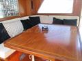 Eagle 53 Pilothouse acceso junto el pilotaje