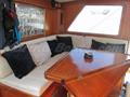 Eagle 53 Pilothouse dinette segundo salon