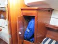 Beneteau First 31.7 armario camarote de popa