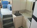 Hatteras 40 Doble Cabin Entrada a cocina