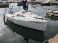 Jeanneau Sun Fast 20 Visto de proa lado de estribor