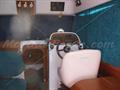 Jeanneau Merry Fisher 805 Cabina interior.