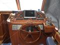 Riviera 36 Flybridge Mandos electronicos 