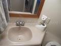 Riviera 36 Flybridge pica en baño 