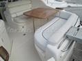 Sealine S28 dinette bañera