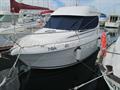 Jeanneau Merry Fisher 805 vista de proa lado de babor 