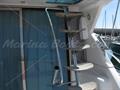 Beneteau Antares 12 Escalera flybridge