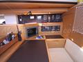 Jeanneau DS 57 mesa cartas