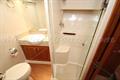 Riviera 47 G2 Flybridge Baño completo