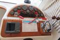 Nautipol 7 Mares 830 Puesto de mandos