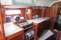 Beneteau Oceanis 351 Cocina en linea.