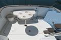 Beneteau Antares 8.80 Bañera y puerta de acceso a plataforma de baño